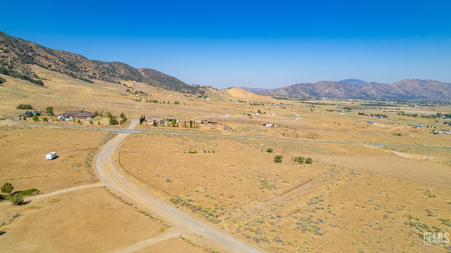 Comanche Drive — photo 2