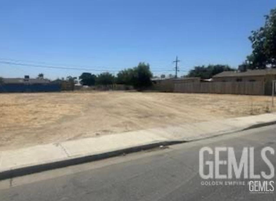 225 S Owens Street — photo 2