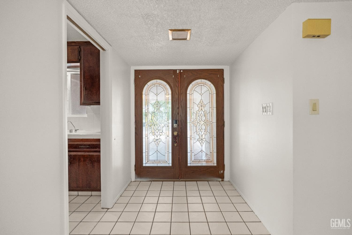 2504 Sutton Place — photo 6