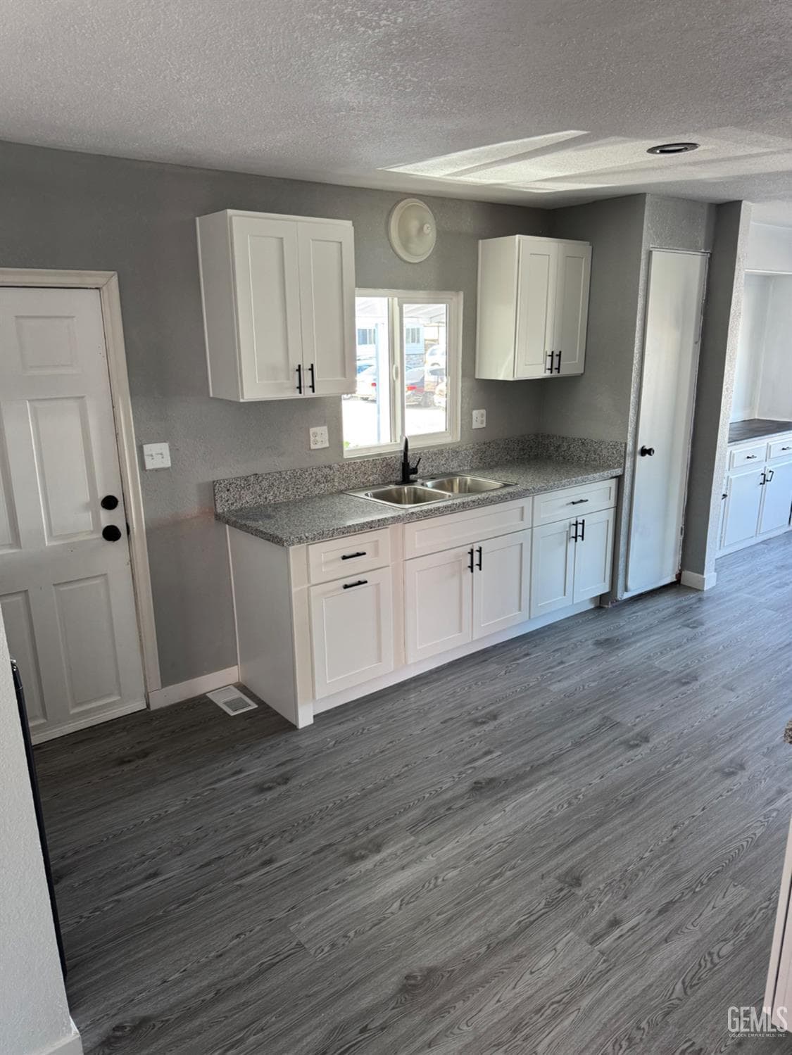 153 Hickorywood Lane — photo 2