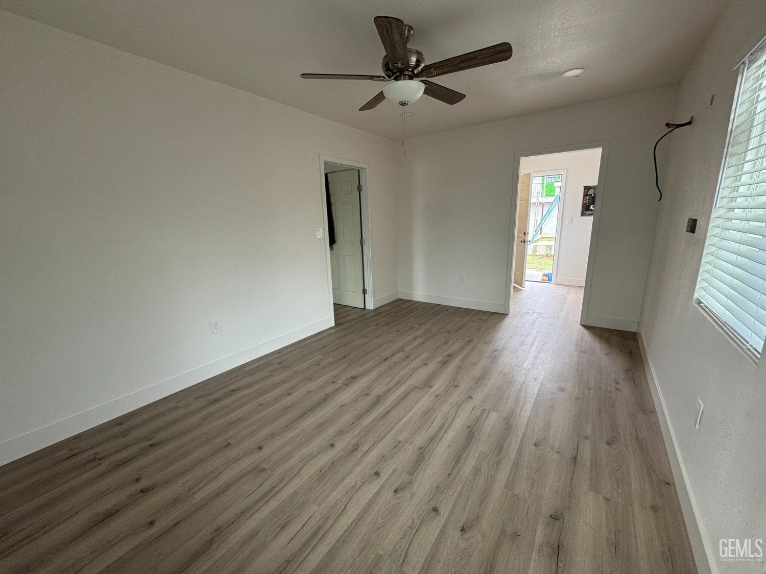 2300 Brundage Lane — photo 4