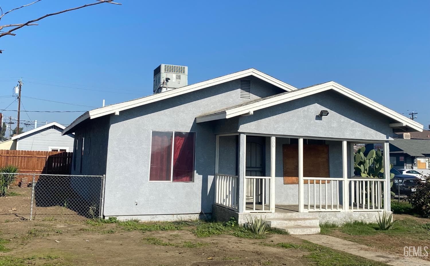900 33 Street