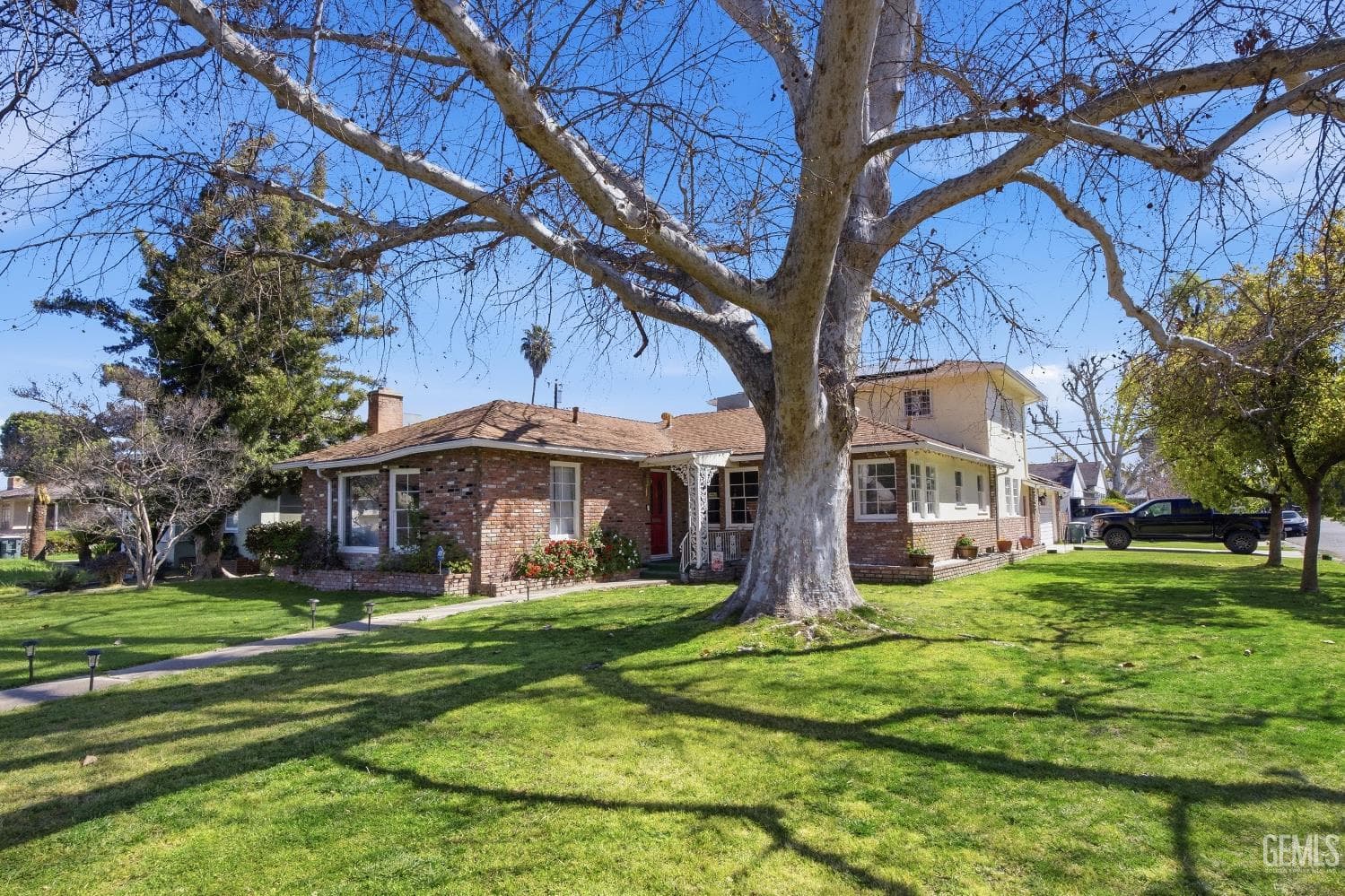 2500 Pine Street — photo 3