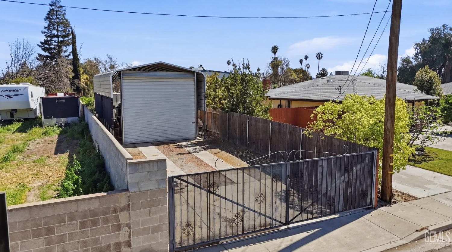 5984 Oakhaven Street — photo 4