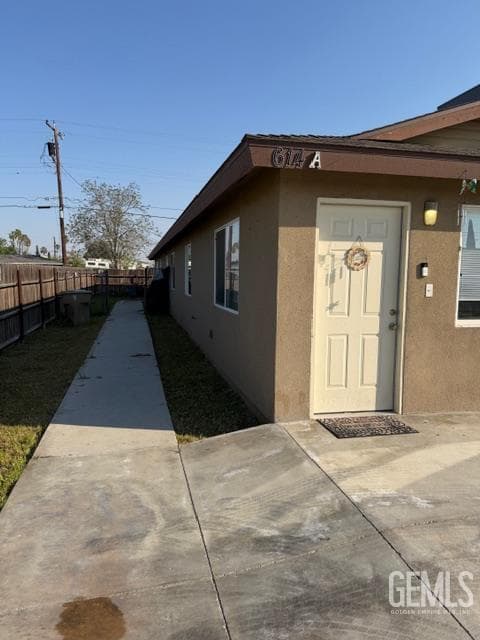 614 E 9th Street — photo 3