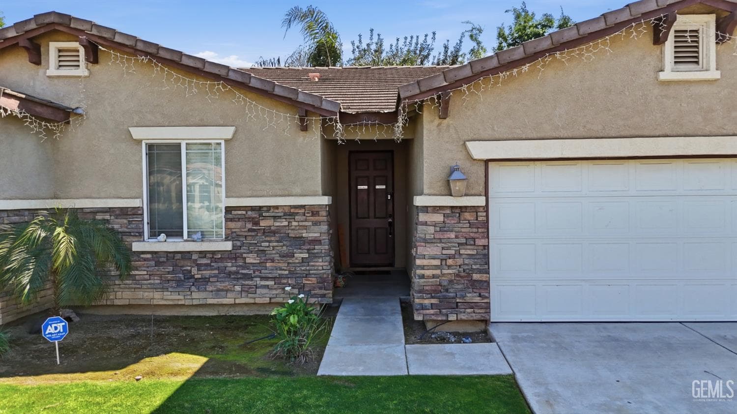 10909 Lewelling Street — photo 2