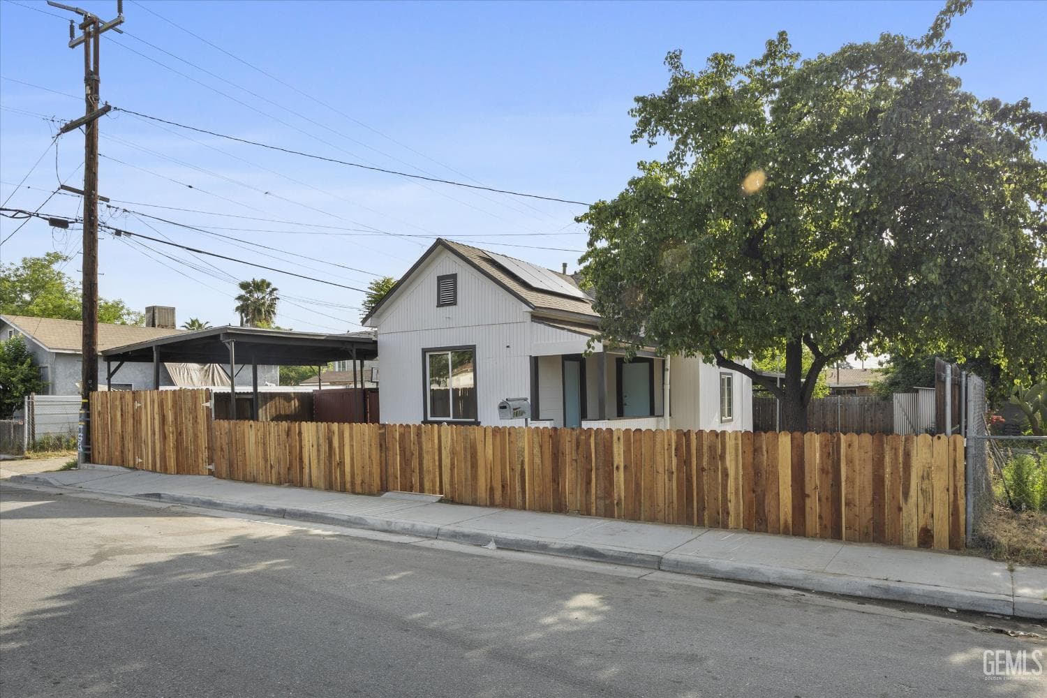 1615 Owens Street — photo 2