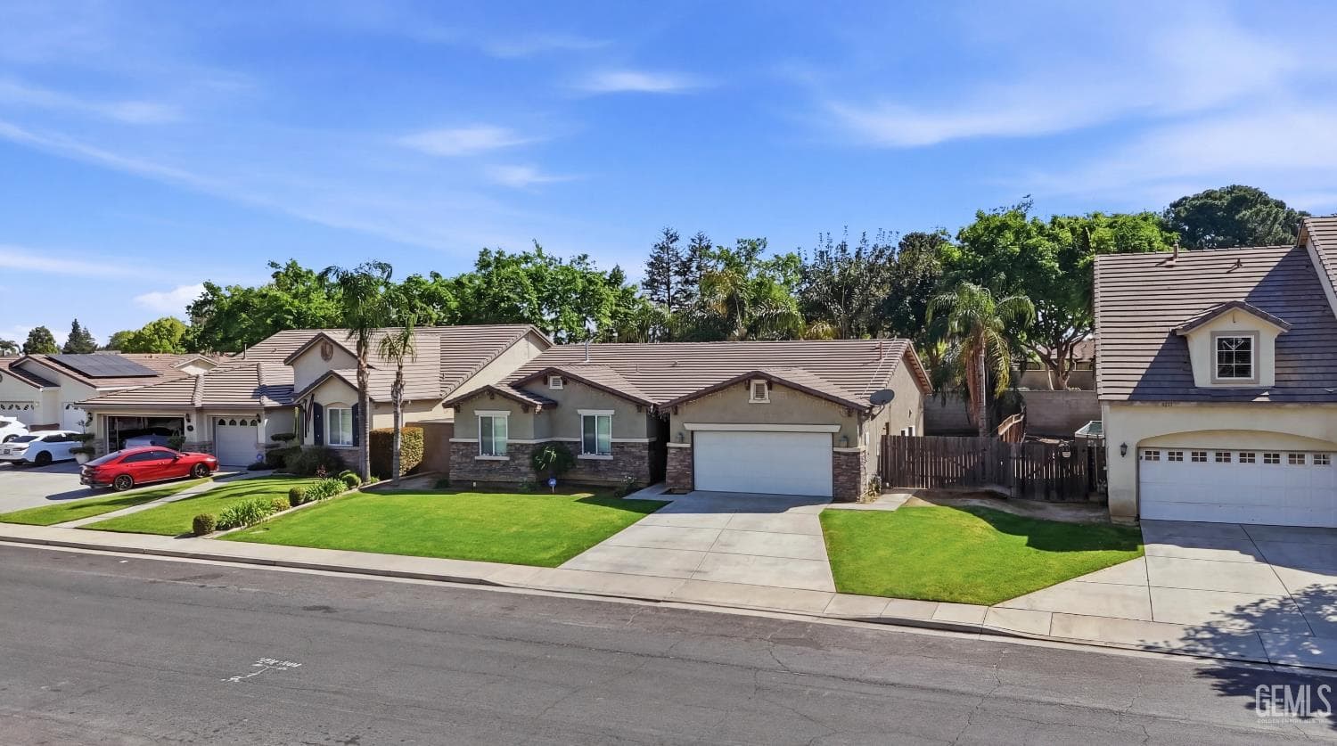 10909 Lewelling Street — photo 3