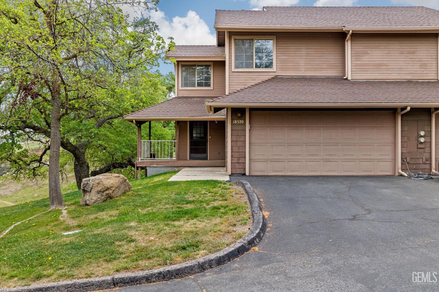 18520 Glenview Court — photo 2