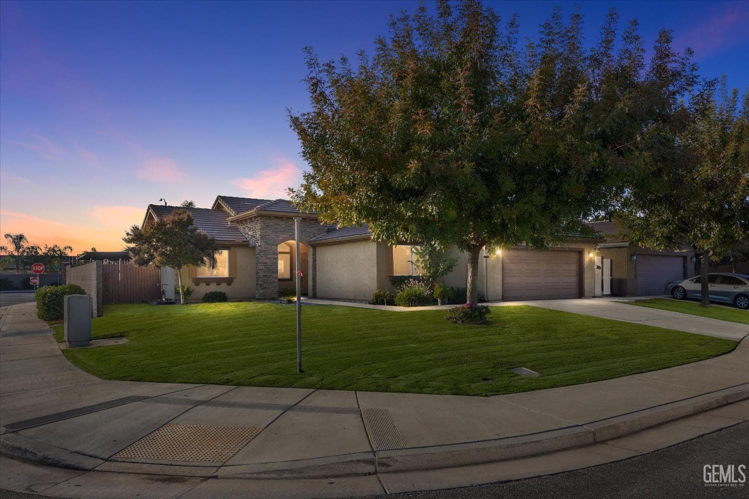 6911 Catalina Creek Way