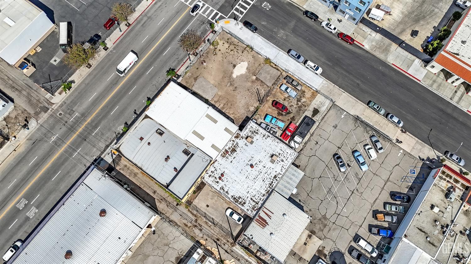 717 Baker Street — photo 2