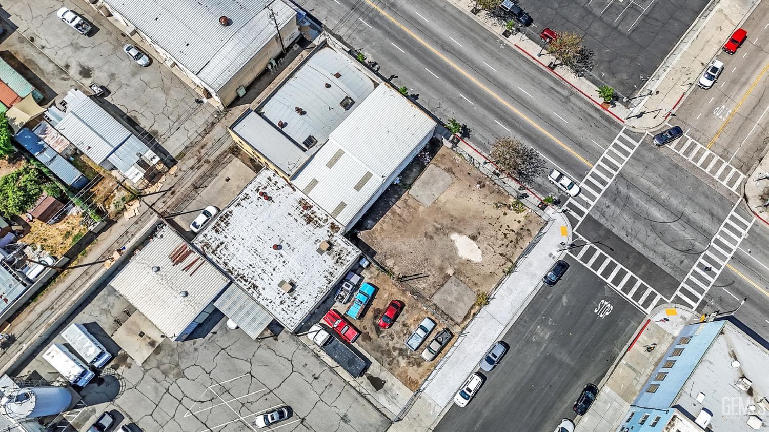 717 Baker Street — photo 3