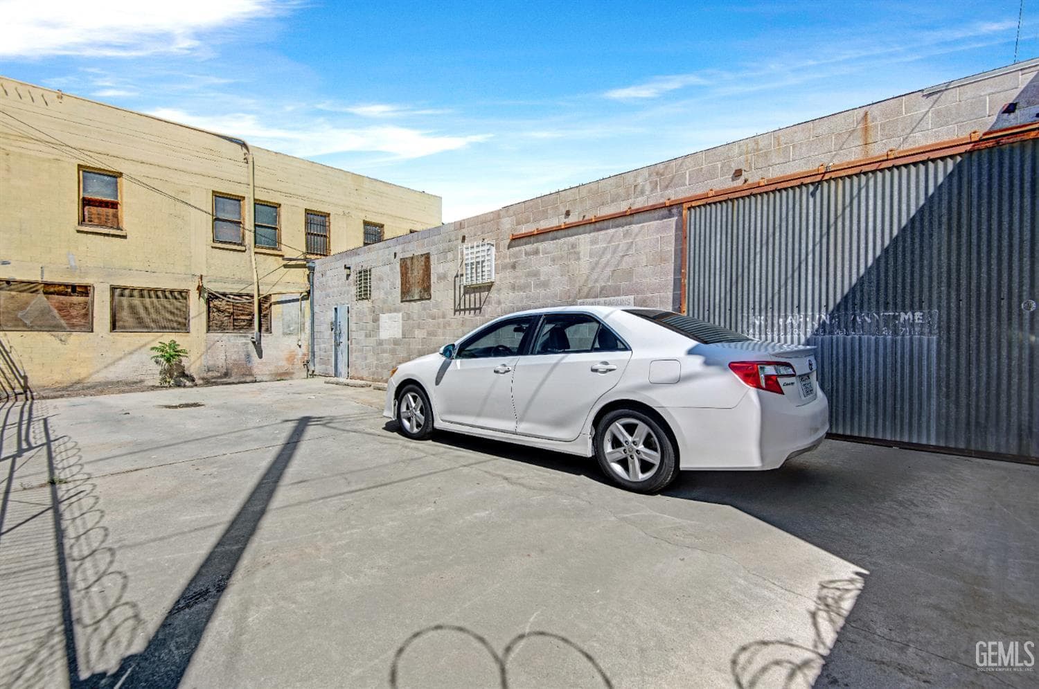 717 Baker Street — photo 4