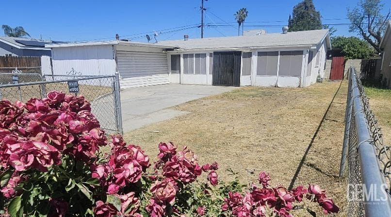 2304 Castro Lane — photo 1