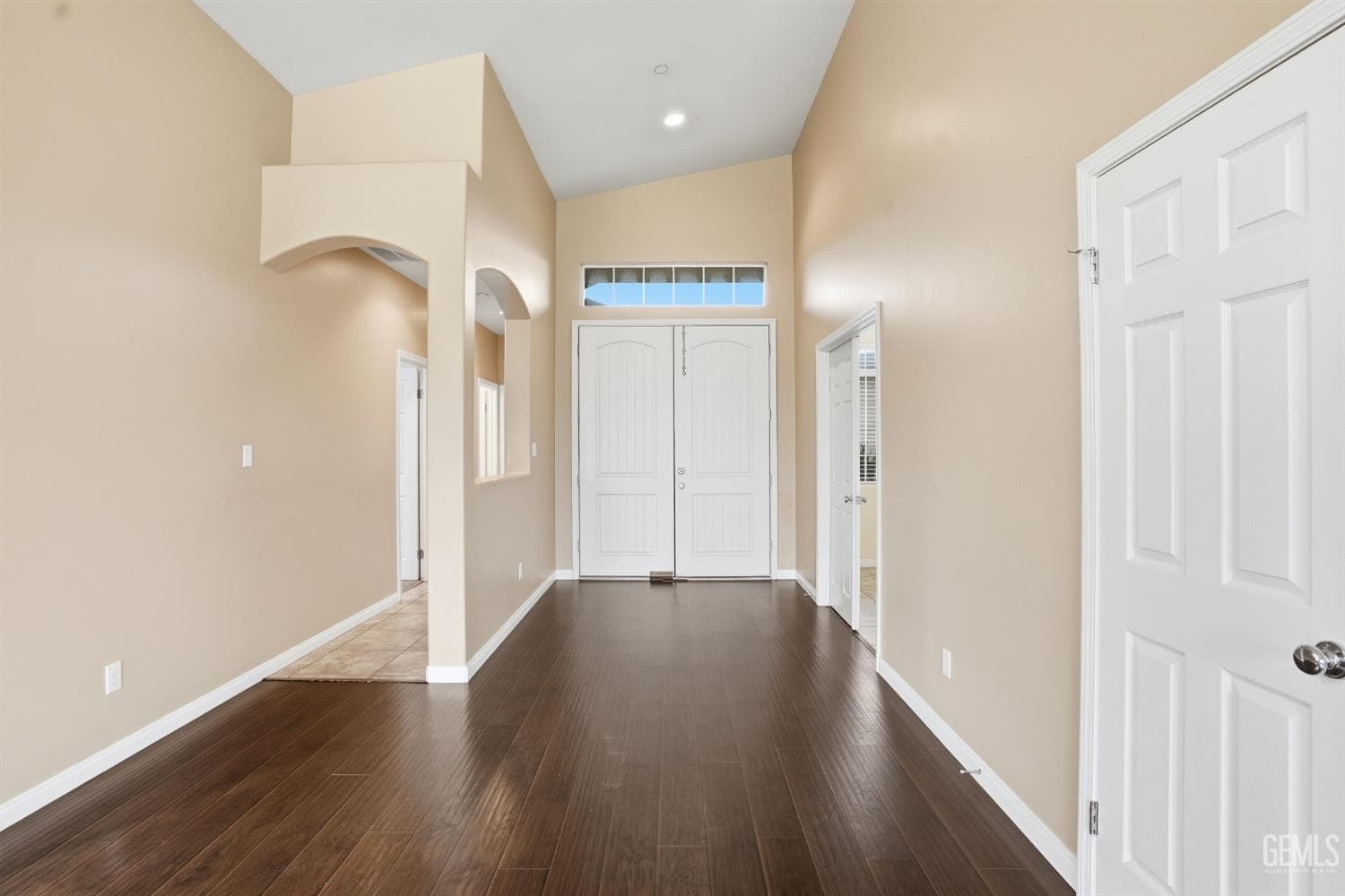 10300 Silverthorne Drive — photo 4