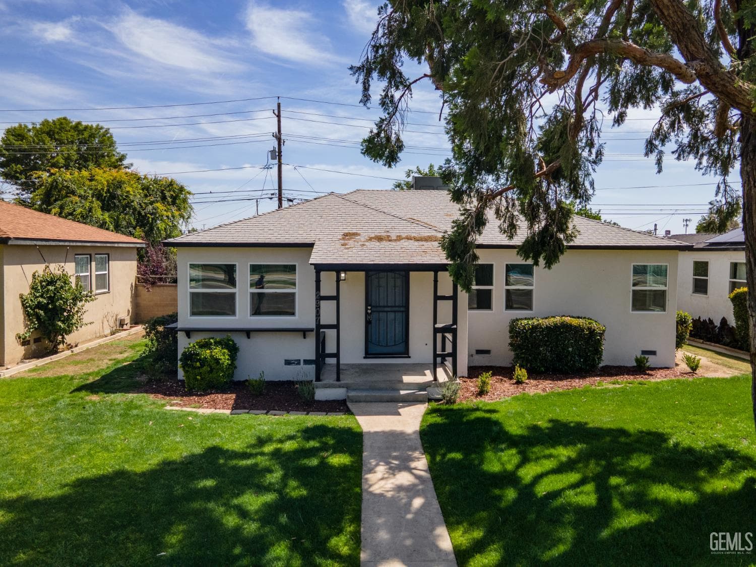 2907 Truxtun Avenue