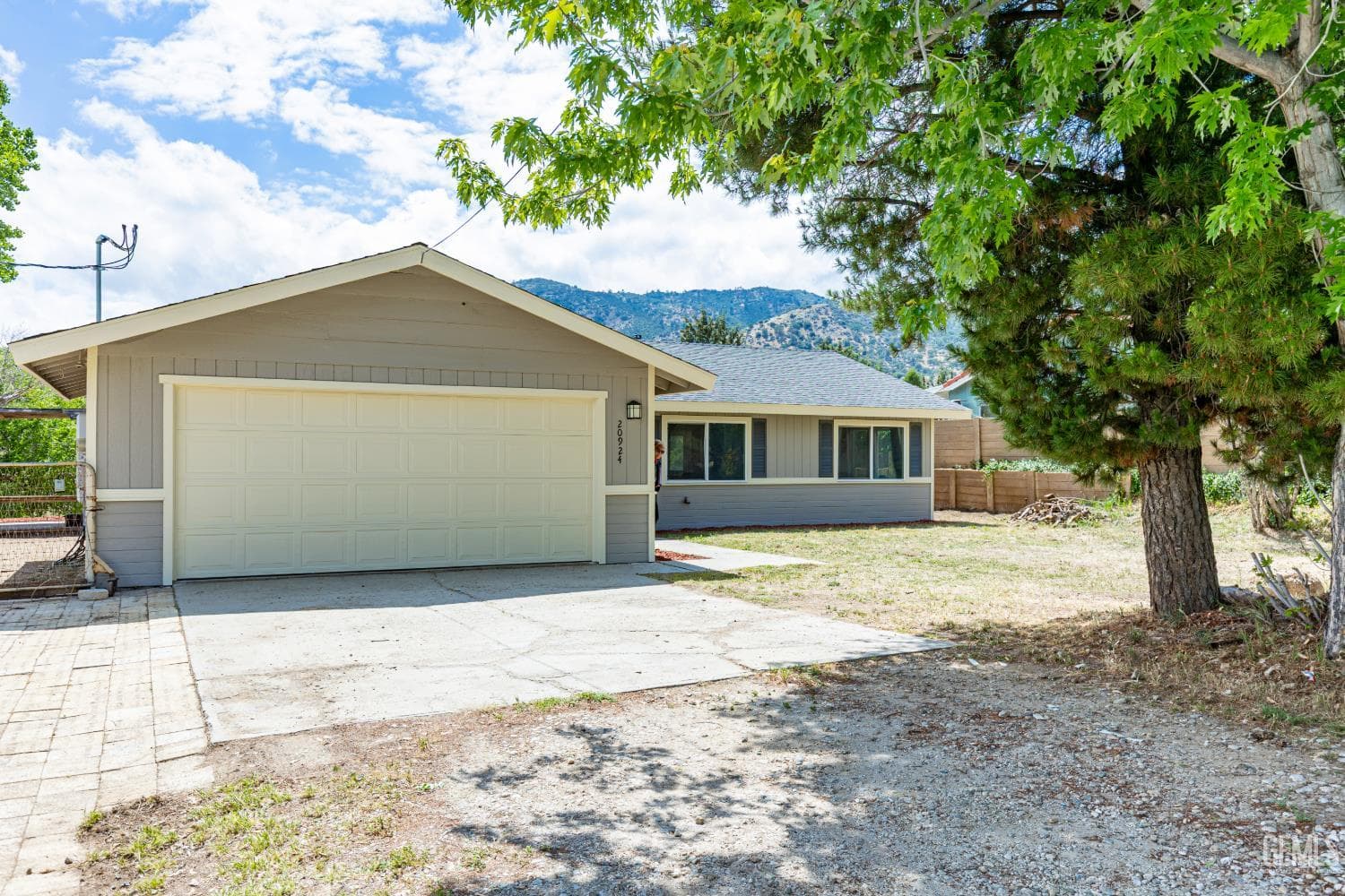 20924 Brentwood Drive
