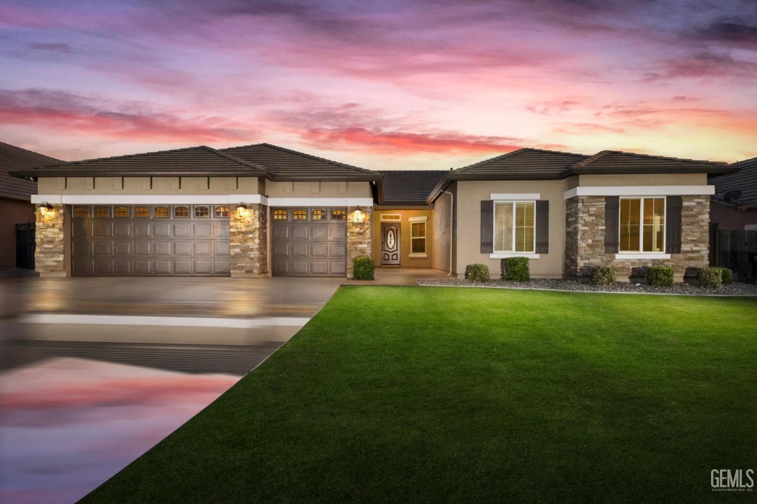 12601 Larkin Drive