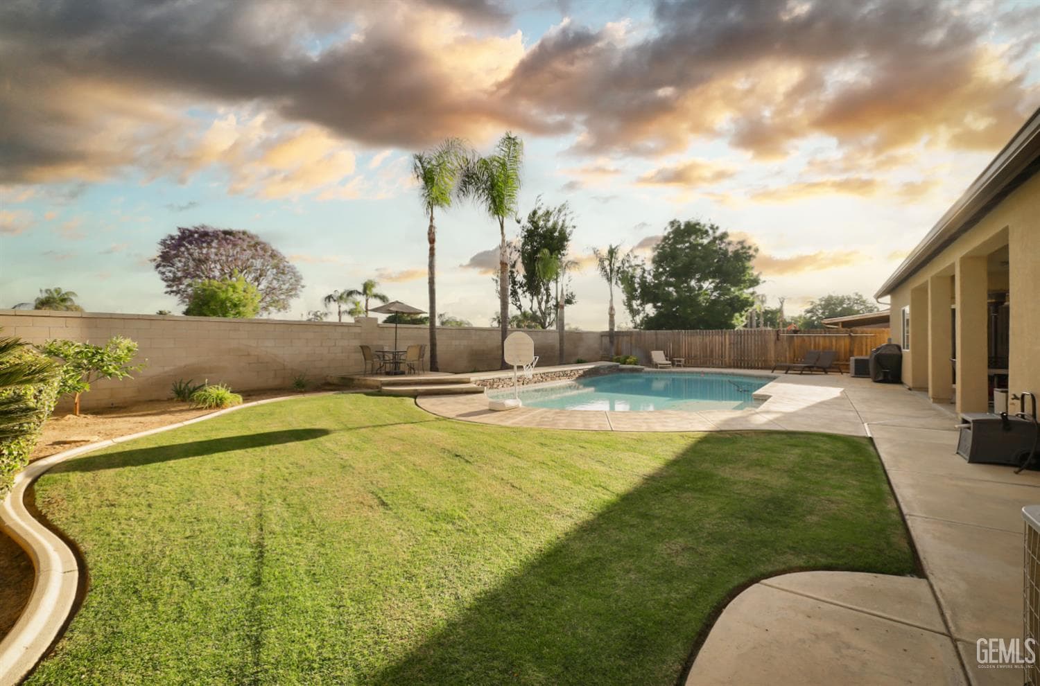 12601 Larkin Drive — photo 3