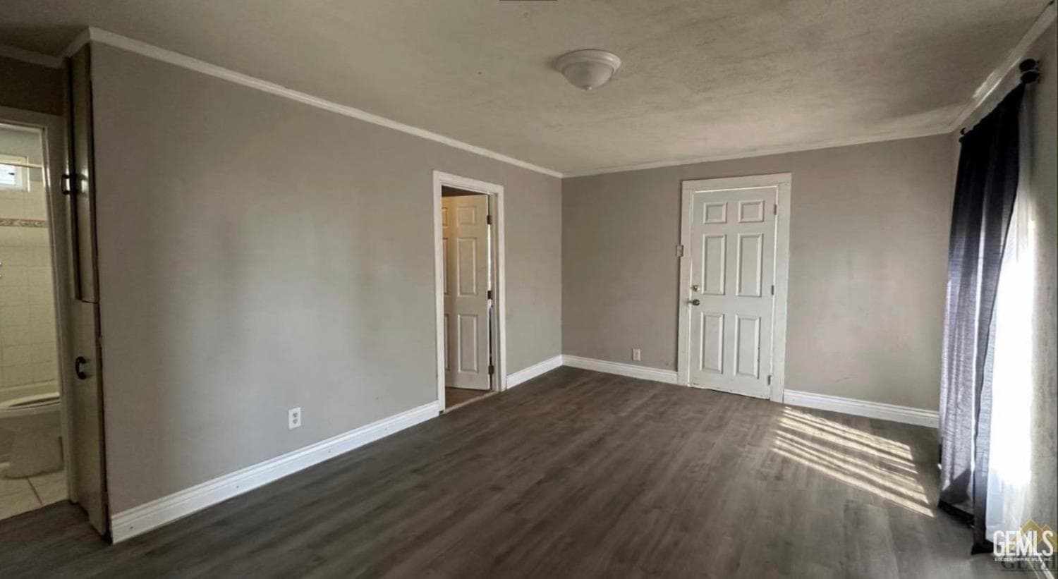 2606 N Baker Street — photo 3