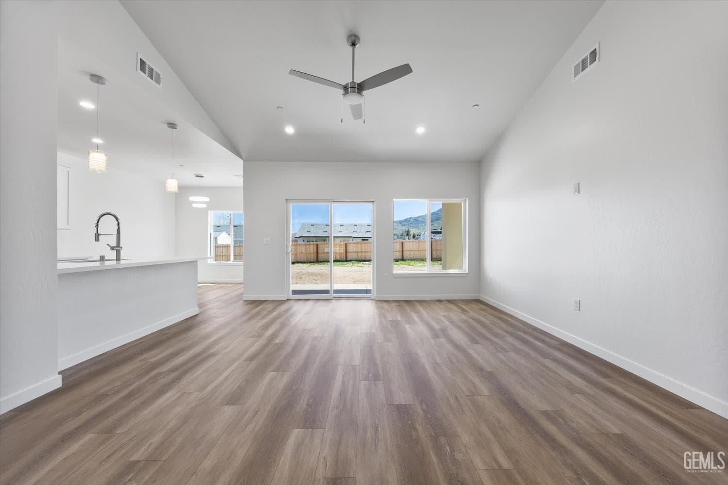 28241 Stallion Springs Drive — photo 4