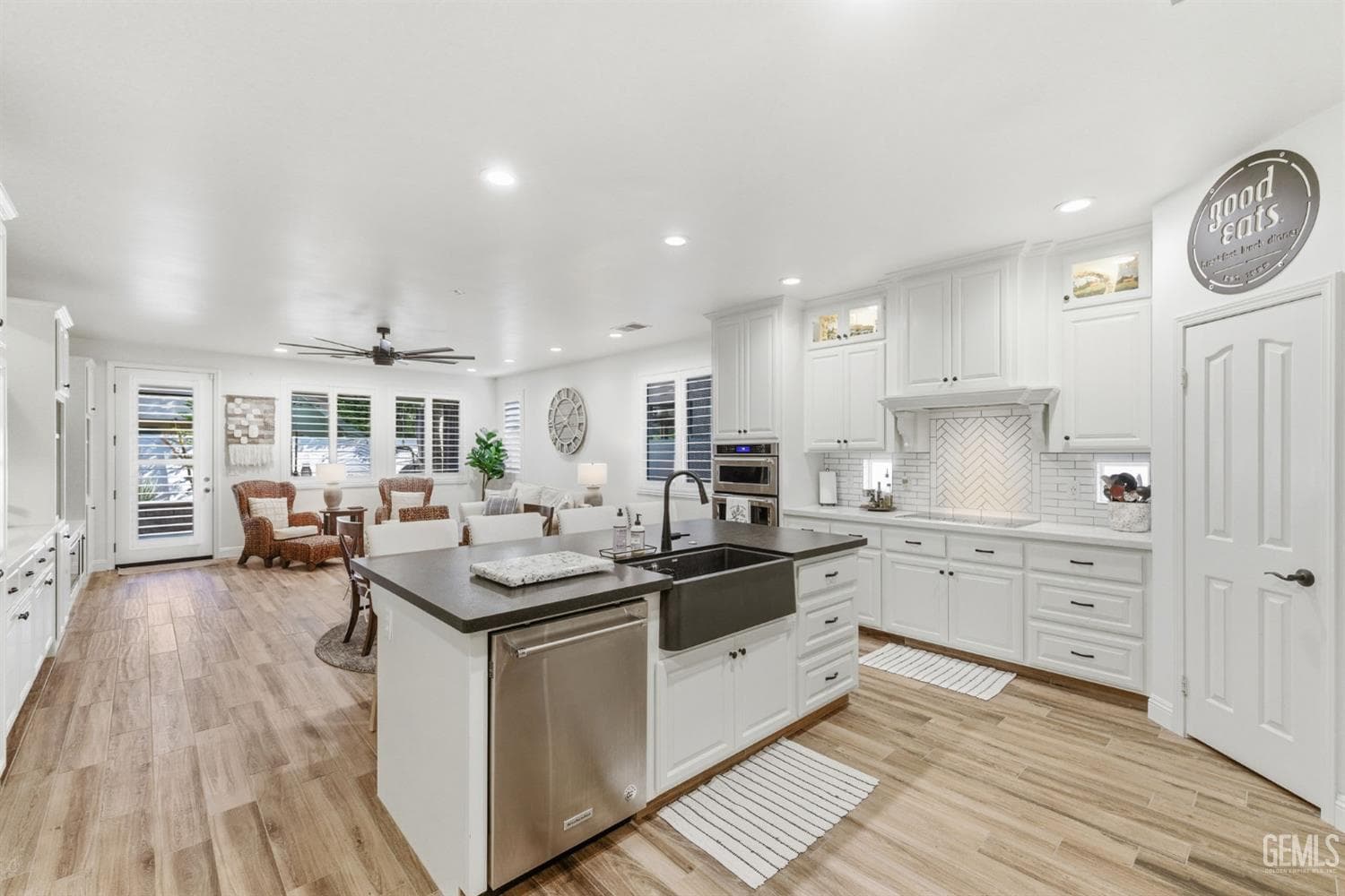 215 Port Logan Drive — photo 5