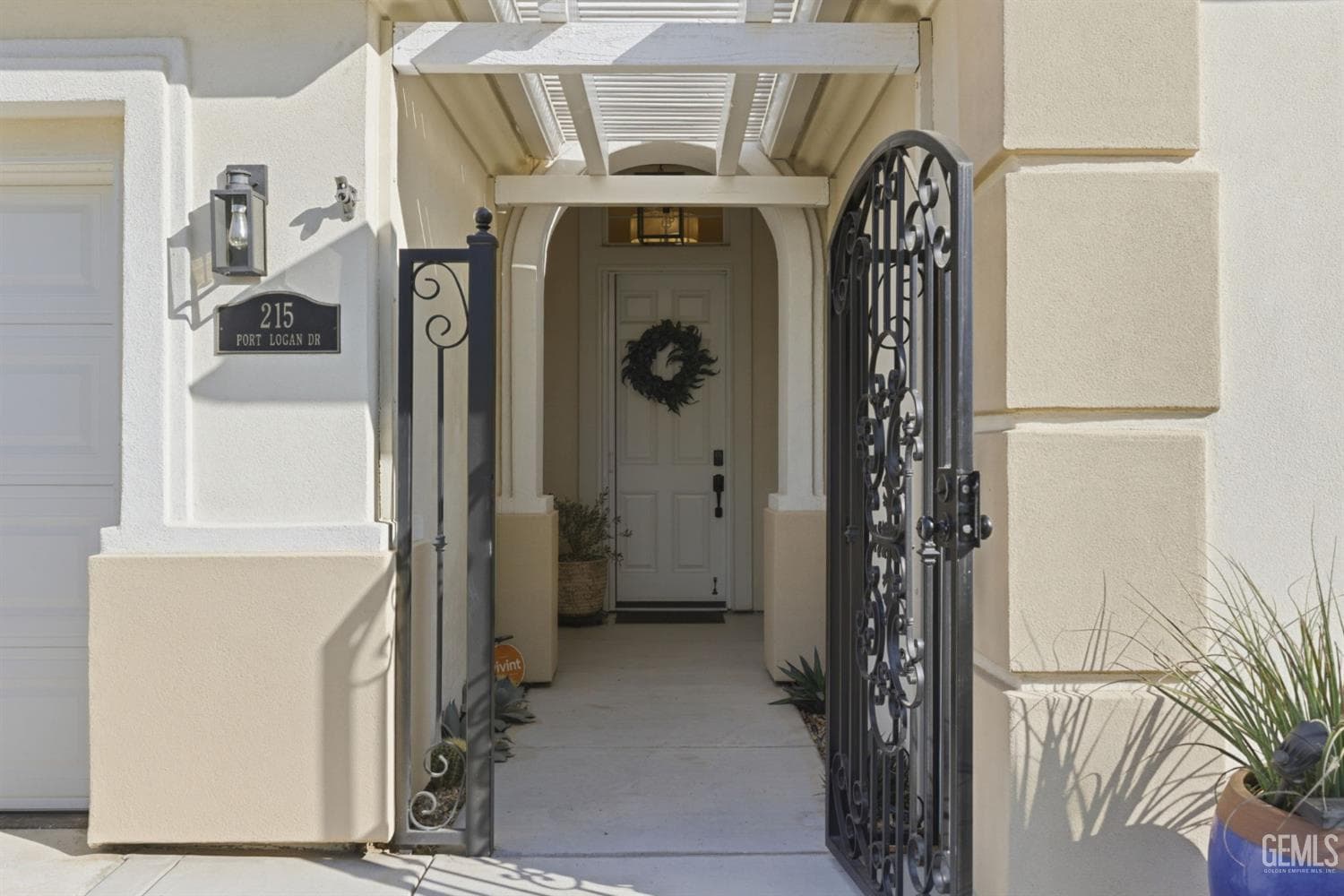 215 Port Logan Drive — photo 2