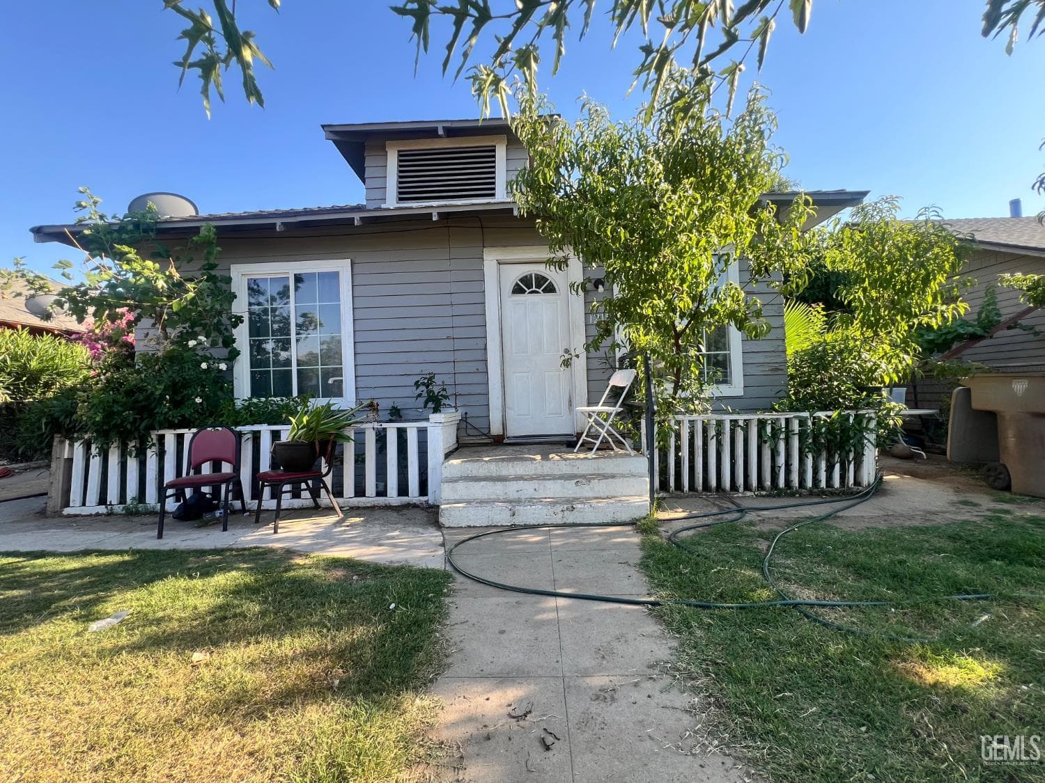 1215 Oregon Street