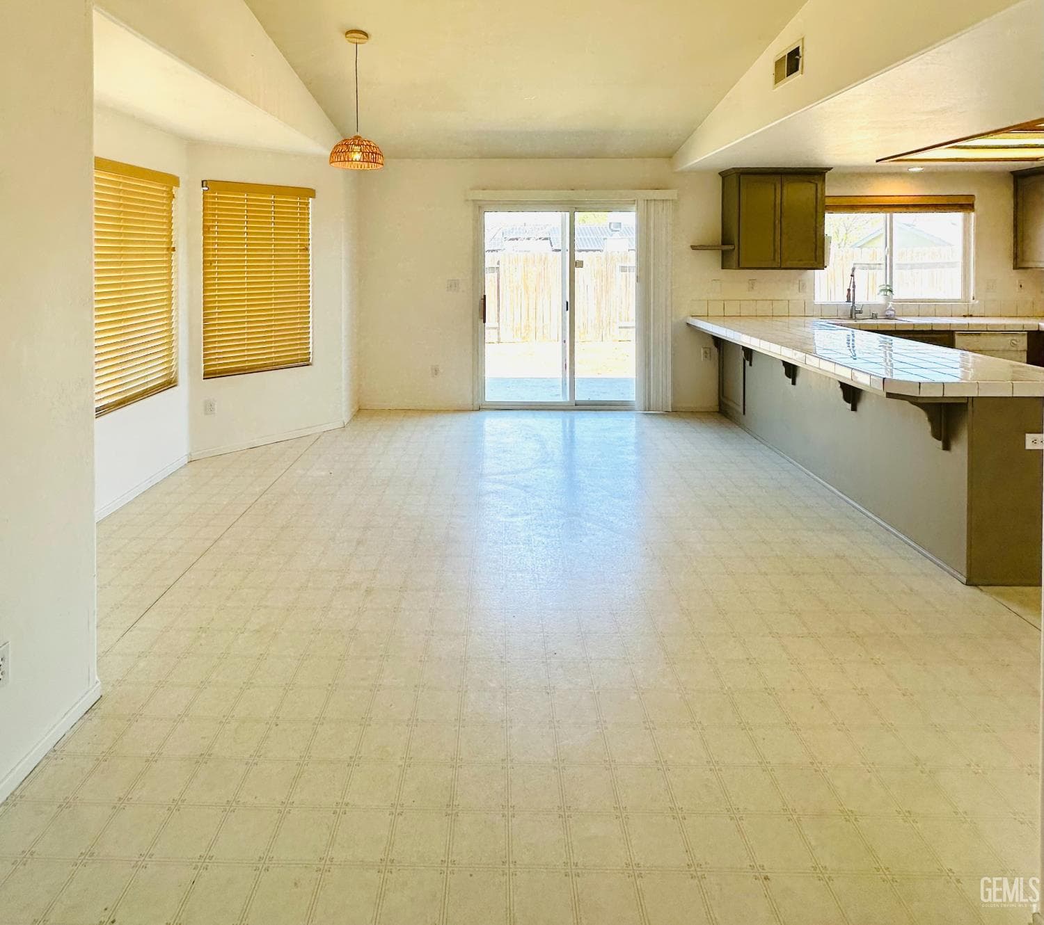 321 Holly Drive — photo 6