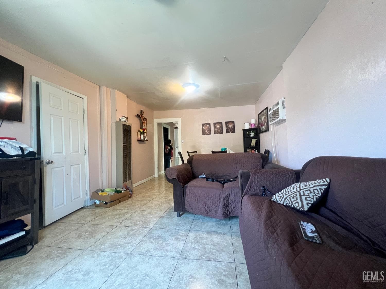 1215 Oregon Street — photo 3