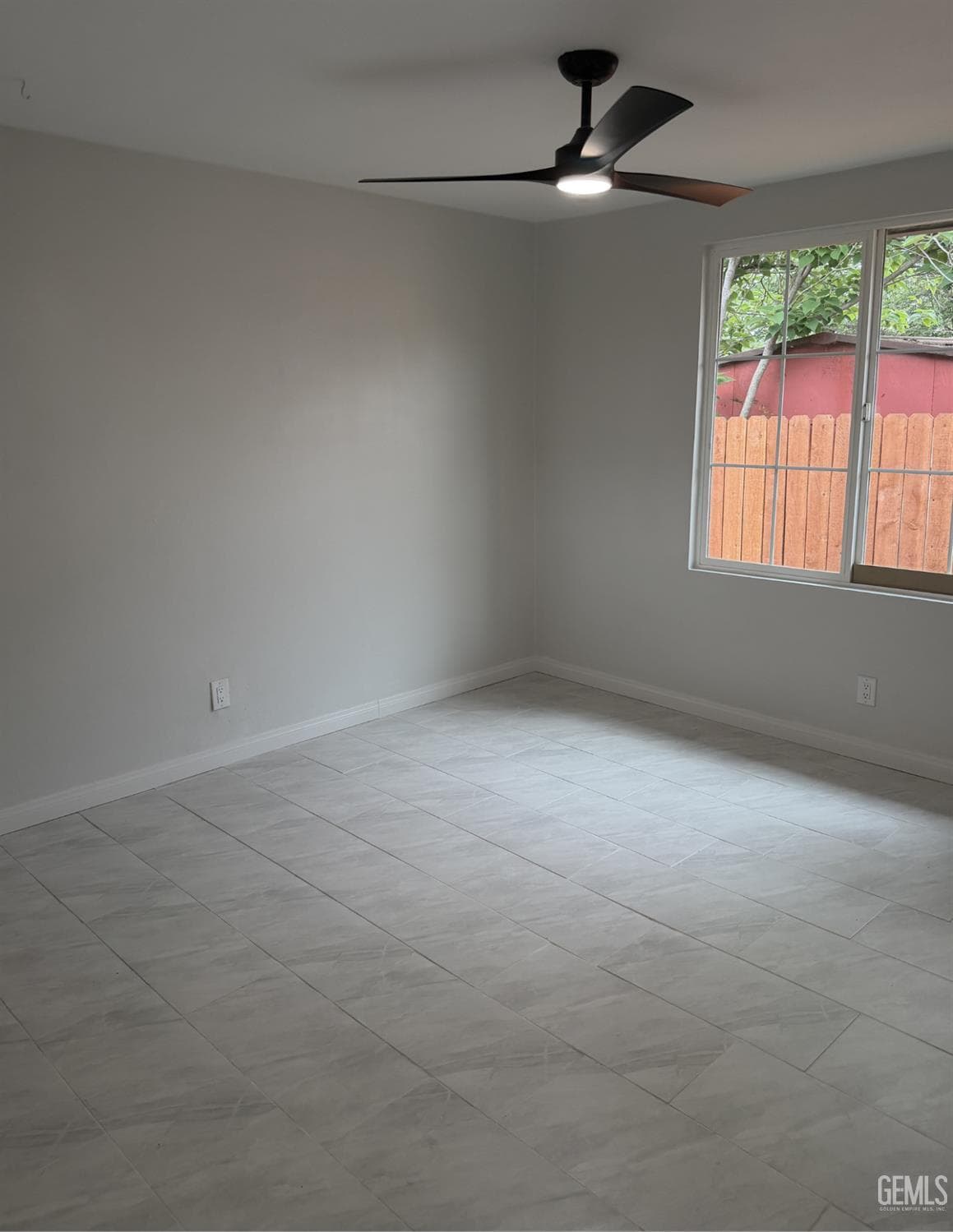 925 Jeffrey — photo 3